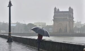 मुंबई में ऑरेंज अलर्ट, तेज बारिश, आंधी और बिजली गिरने की चेतावनी