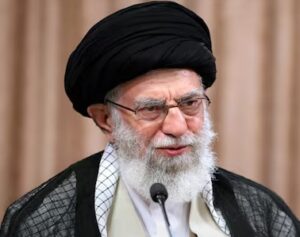 ईरान के सर्वोच्च नेता खामेनेई ने संयुक्त राज्य अमेरिका के साथ अप्रत्यक्ष वार्ता को दी मंजूरी