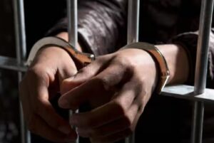 मुंबई क्राइम ब्रांच की बड़ी कार्रवाई, नेपाल बॉर्डर से वांछित ड्रग सप्लायर गिरफ्तार