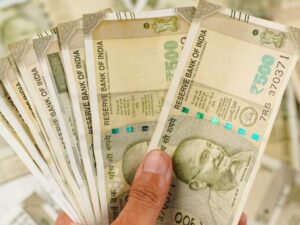 महिला ने पुरुष को ब्लैकमेल कर पैसों की डिमांड