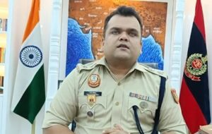 दिल्ली में नकली ब्रांडेड सामान और एडल्ट प्रोडक्ट बनाने की फैक्ट्री का खुलासा