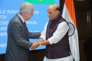 रक्षा मंत्री राजनाथ सिंह ने ब्राजील के नेताओं के साथ रक्षा सहयोग पर बैठक की