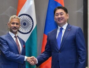 मंगोलिया के राष्ट्रपति खुरेल्सुख उखना का अक्षरधाम दौरा