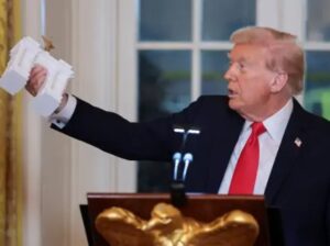 अमेरिकी राष्ट्रपति ट्रम्प, वॉशिंगटन में बनवाएंगे अपने नाम का विशाल दरवाजा