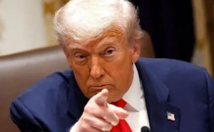 बोले ट्रम्प, रूस और यूक्रेन दोनों जीत का दावा करें और जंग खत्म करें