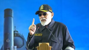 पीएम मोदी ने INS विक्रांत पर नौसैनिकों के बीच मनाई दिवाली, गोवा में ऑपरेशन सिंदूर का जिक्र