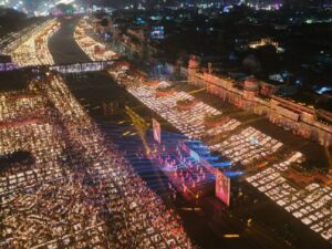 अयोध्या में 26 लाख दीयों से रोशन हुआ सरयू घाट, 2 गिनीज वर्ल्ड रिकॉर्ड बने