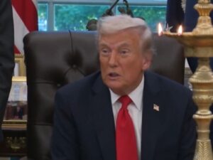 फिर बोले ट्रंप, मैं भारत के लोगों से प्यार करता हूँ, पीएम मोदी के साथ अच्छे संबंध