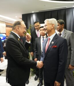 विदेश मंत्री एस जयशंकर ने मलेशिया के प्रधानमंत्री अनवर इब्राहिम से की मुलाकात