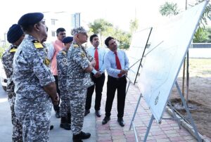 भारतीय तटरक्षक महानिदेशक परमेश शिवमणि ने गुजरात तट पर संचालन और सुरक्षा तैयारियों की समीक्षा की भारतीय तटरक्षक महानिदेशक परमेश शिवमणि ने गुजरात तट पर संचालन और सुरक्षा तैयारियों की समीक्षा की