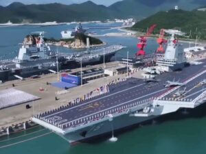 चीन ने तीसरा एयरक्राफ्ट कैरियर फुजियान नौसेना में शामिल किया, भारत के लिए पांच बड़ी चुनौतियां चीन ने तीसरा एयरक्राफ्ट कैरियर फुजियान नौसेना में शामिल किया, भारत के लिए पांच बड़ी चुनौतियां