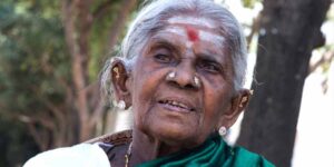 पद्मश्री पर्यावरणविद् सालुमरदा थिमक्का का 114 वर्ष की उम्र में निधन