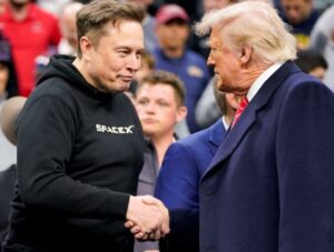 एलन मस्क 6 महीने में ट्रम्प कैंप में लौटे, नई पार्टी का प्लान रद्द, डिनर में पहुंचे और फंडिंग के संकेत दिए