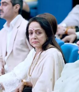 धर्मेंद्र को याद करते रोते हुए बोलीं हेमा मालिनी, कभी सोचा नहीं था ये दिन देखना पड़ेगा