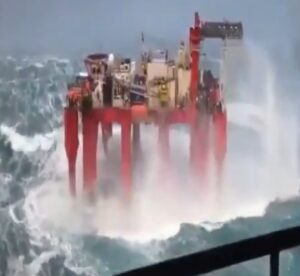 दुनिया का सबसे बड़ा और सबसे गहरा समुद्री तेल प्लेटफॉर्म, इंजीनियरिंग के सबसे बड़े चमत्कारों में से एक दुनिया का सबसे बड़ा और सबसे गहरा समुद्री तेल प्लेटफॉर्म, इंजीनियरिंग के सबसे बड़े चमत्कारों में से एक