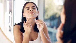 चेहरे के बालों को निकालने के लिए प्राकृतिक उपाय