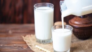 2 रूपए की यह चीज गर्म दूध में डालकर पियोगे तो शरीर बन जाएगा फौलादी