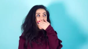 जानिए यहाँ विस्तार से आखिर ज्यादा बोलने के क्या नुकसान होते है