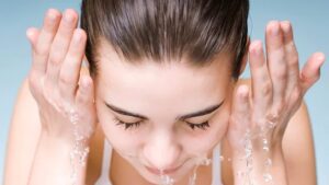 बुढ़ापे तक रहना है जवान तो रोज सुबह खाली पेट करें इस एक चीज का सेवन