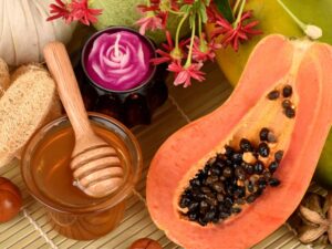 अब अपने घर पर है पपीते में इन चीजों को मिला कर फेस पैक बनाए