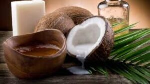 नहाने के तुरंत बाद लगाएं क्रीम की जगह नारियल तेल, इसके फायदे जानकर यकीन नहीं होगा