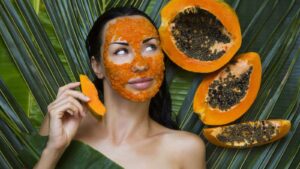 अब अपने घर पर है पपीते में इन चीजों को मिला कर फेस पैक बनाए