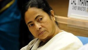 ममता बनर्जी को बड़ा राजनीतिक झटका, सांसदों-विधायकों के अलग होने का सिलसिला जारी