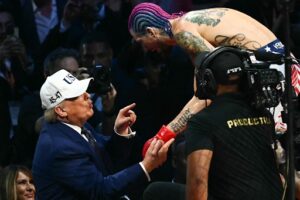 जन्मदिन पर ट्रम्प ने कराया दुनिया का सबसे बड़ा UFC शो